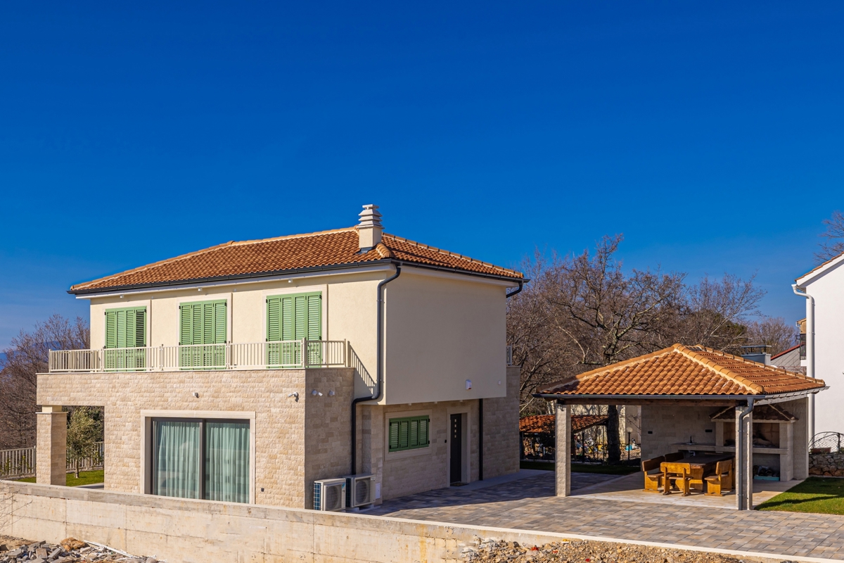 OTOK KRK, MALINSKA - Rustikalna vila z bazenom in pogledom na morje