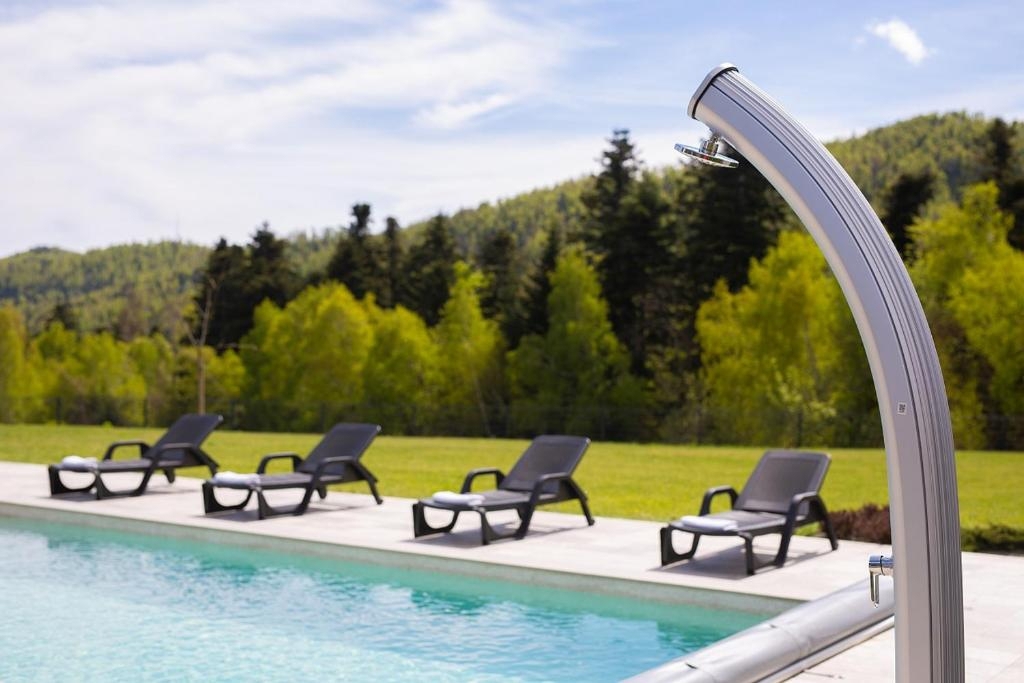 FUŽINE - Luksuzna vila z bazenom in velikim vrtom