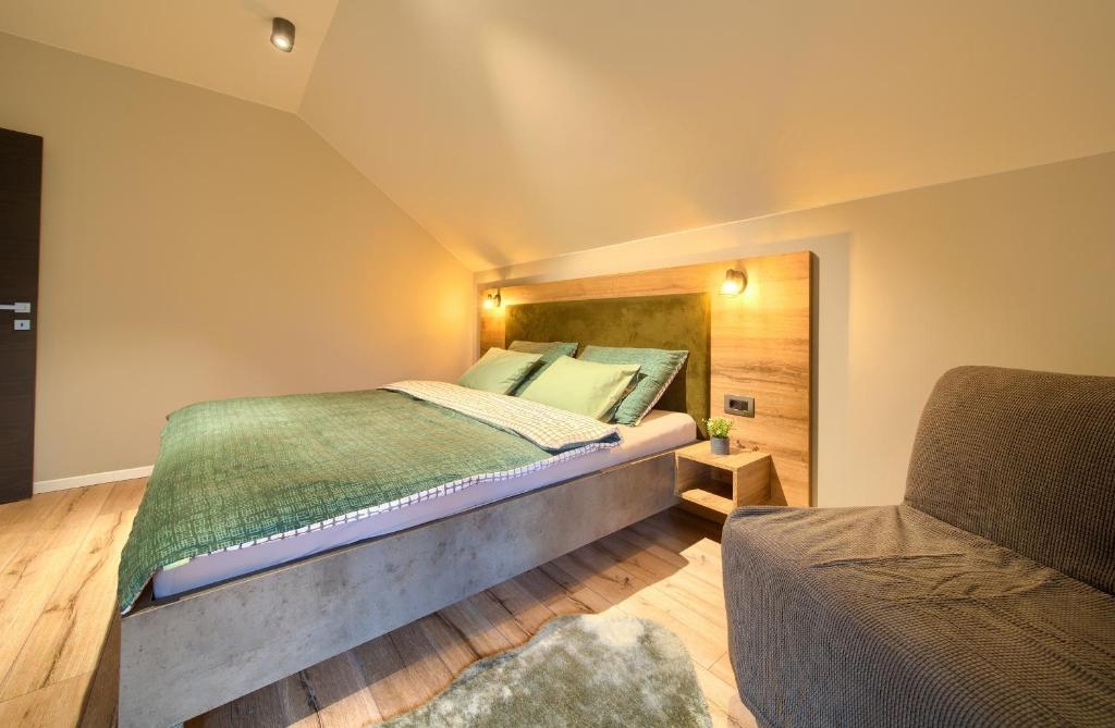 FUŽINE - Luksuzna vila z bazenom in velikim vrtom