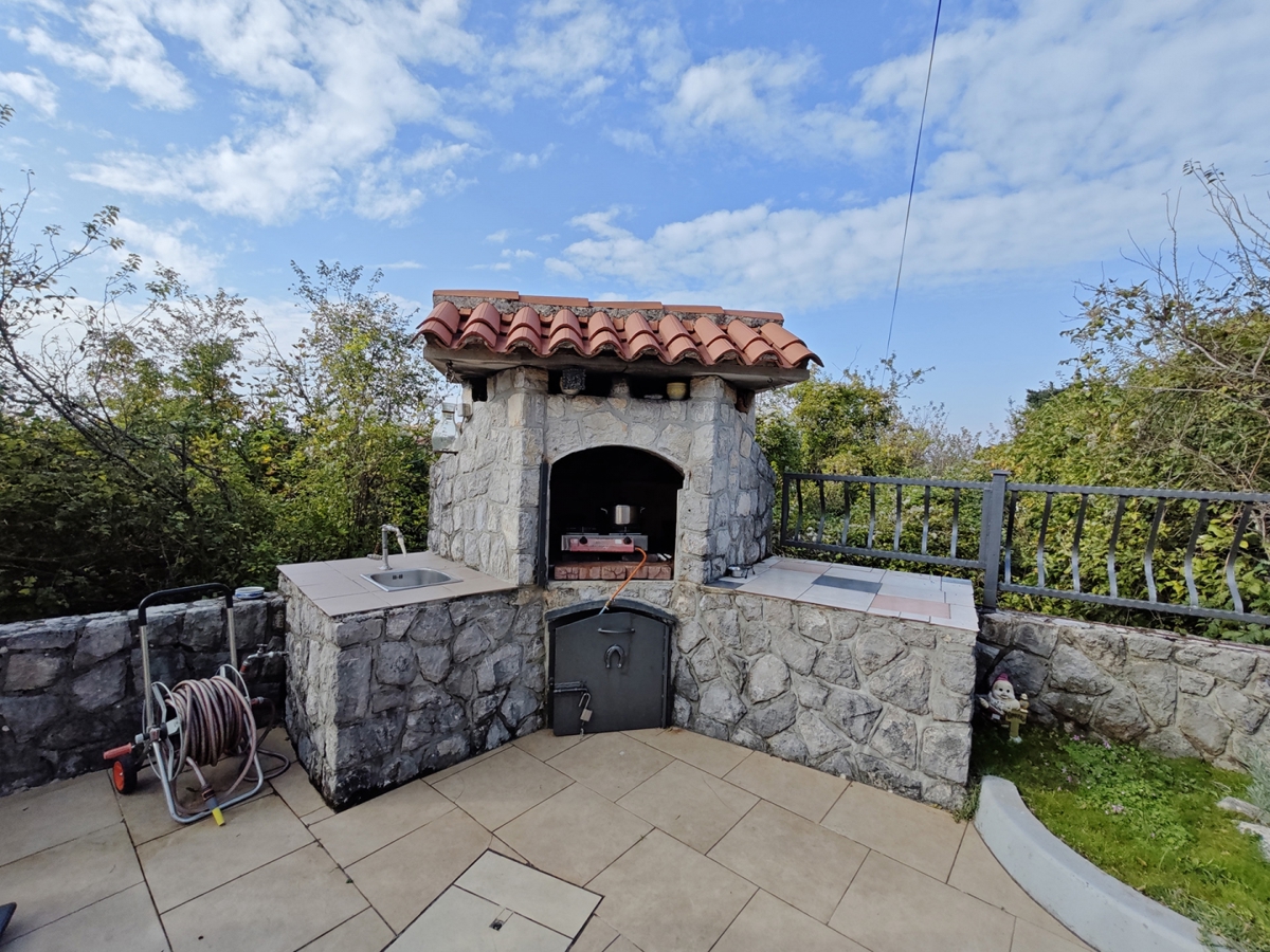 OTOK KRK, DOBRINJ - Samostojna hiša s pogledom na morje