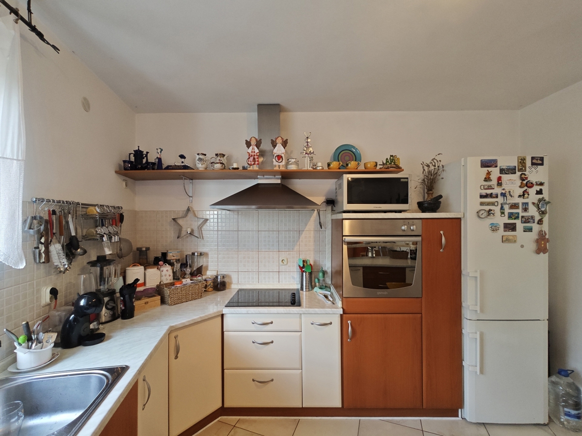 OTOK KRK, DOBRINJ - Samostojna hiša s pogledom na morje