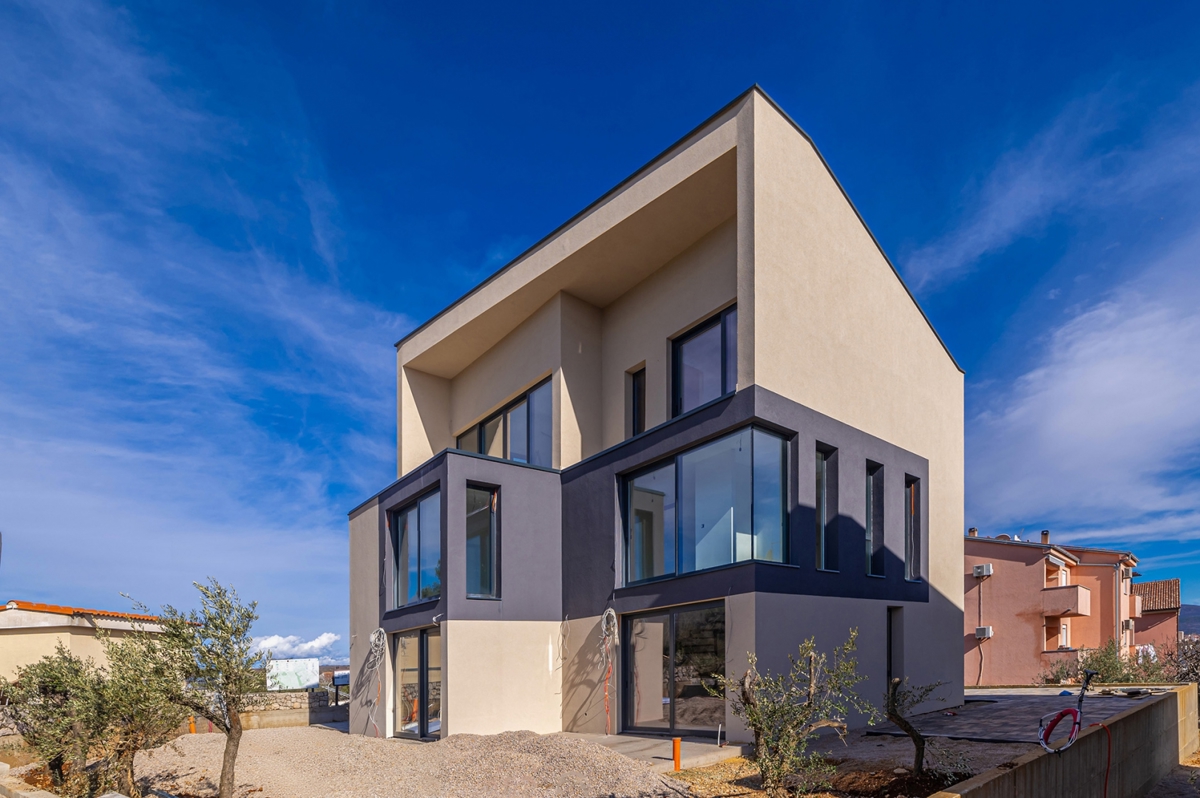 MESTO KRK - Luksuzno stanovanje v pritličju z vrtom