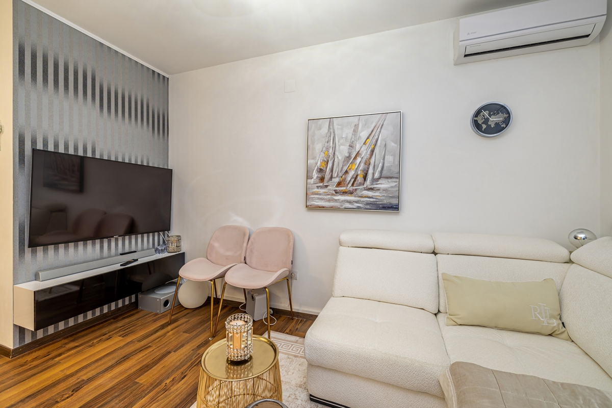 OTOK KRK, ŠILO - Apartma s skupnim bazenom