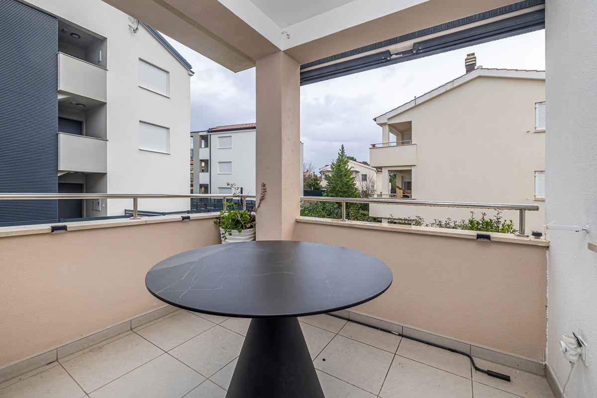 OTOK KRK, ŠILO - Apartma s skupnim bazenom