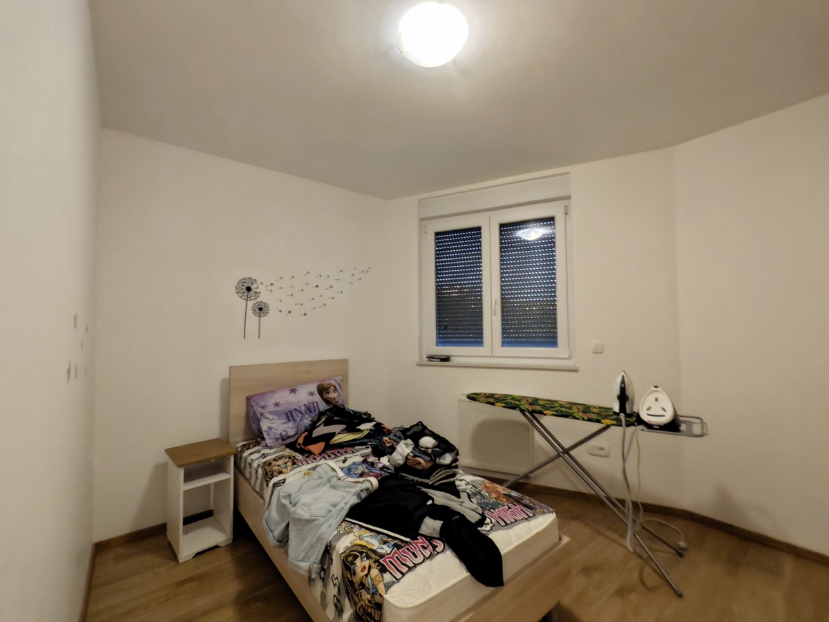 SRDOČI, RIJEKA – Trisobno stanovanje s pogledom na morje in garažo