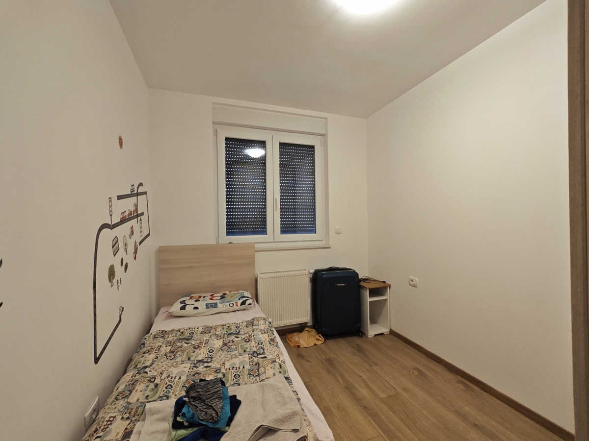 SRDOČI, RIJEKA – Trisobno stanovanje s pogledom na morje in garažo