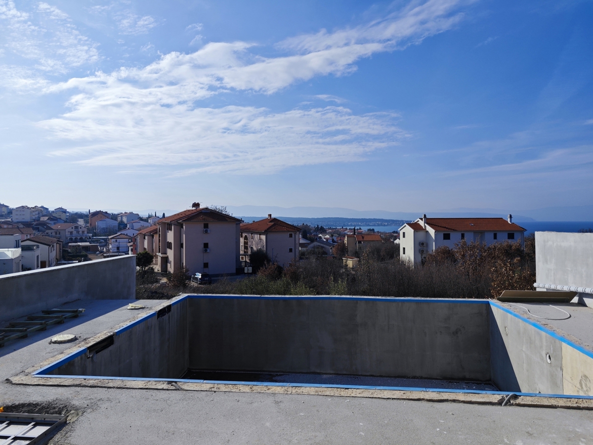 Malinska, otok Krk - Moderna hiša dvojček z bazenom in pogledom na morje