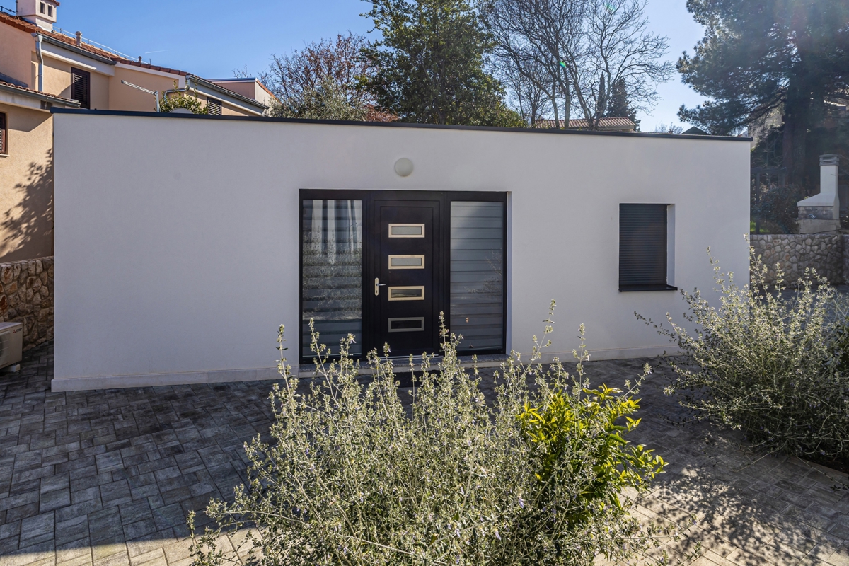 OTOK KRK, MALINSKA - Luksuzni penthouse s panoramskim pogledom na morje