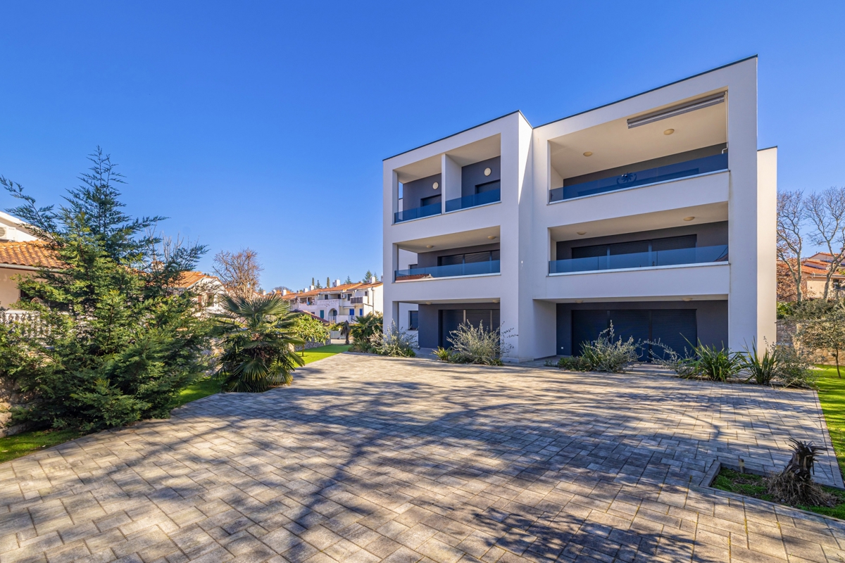 OTOK KRK, MALINSKA - Luksuzni penthouse s panoramskim pogledom na morje