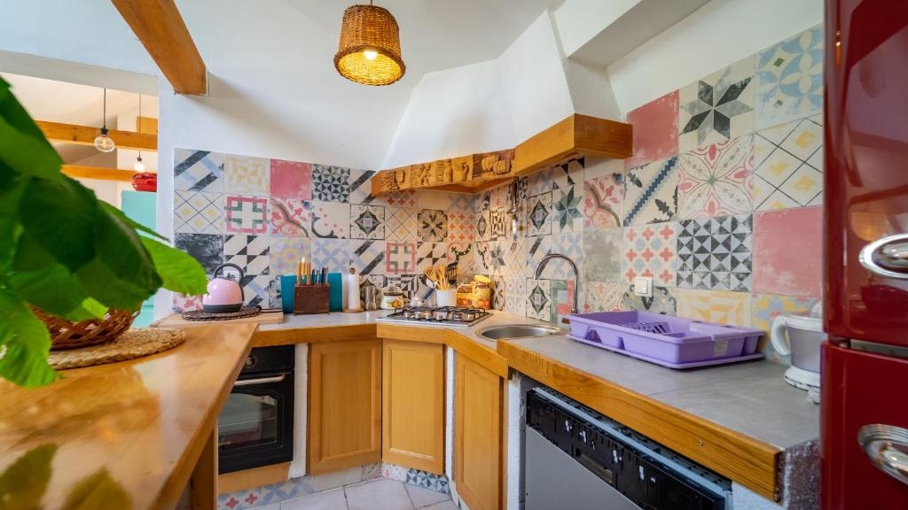 GORSKI KOTAR, LOKVE - Hiša s tremi apartmaji