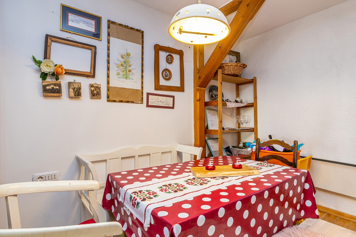GORSKI KOTAR, LOKVE - Hiša s tremi apartmaji