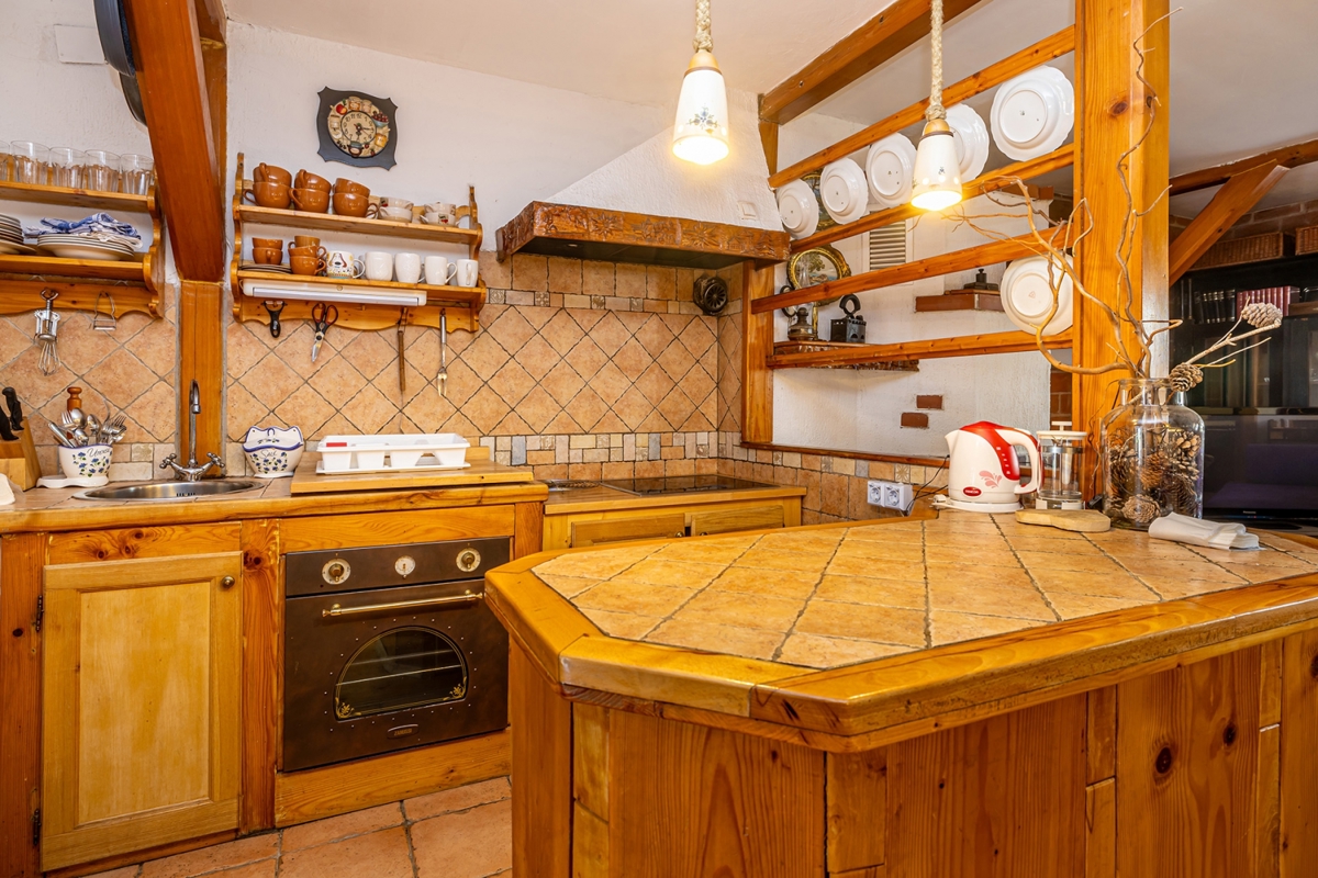 GORSKI KOTAR, LOKVE - Hiša s tremi apartmaji