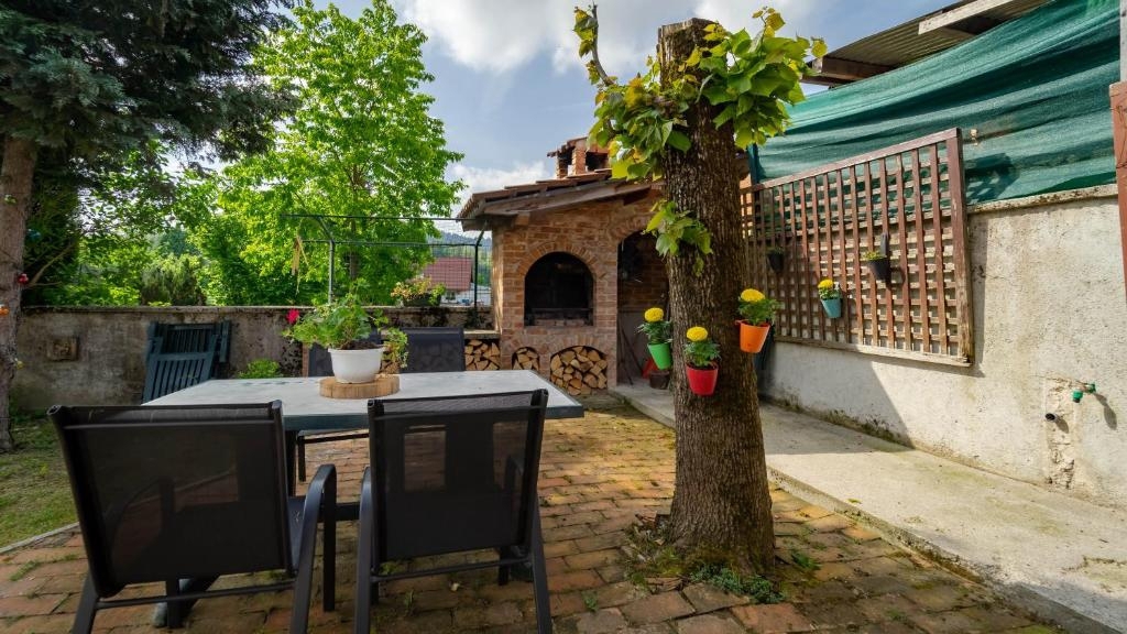 GORSKI KOTAR, LOKVE - Hiša s tremi apartmaji