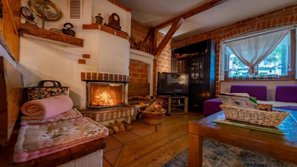 GORSKI KOTAR, LOKVE - Hiša s tremi apartmaji