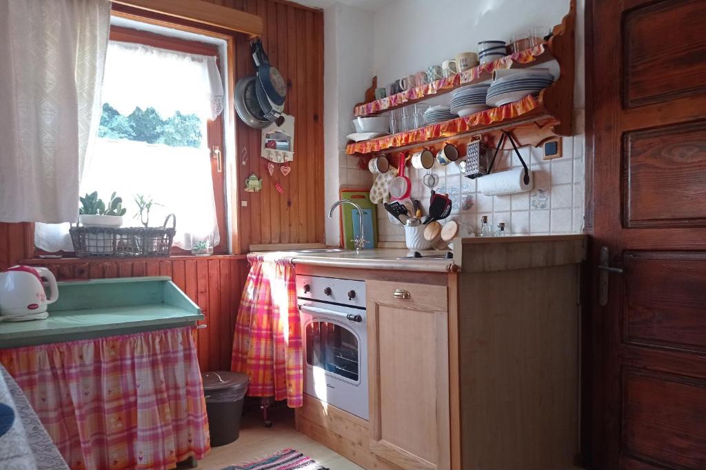 GORSKI KOTAR, LOKVE - Hiša s tremi apartmaji