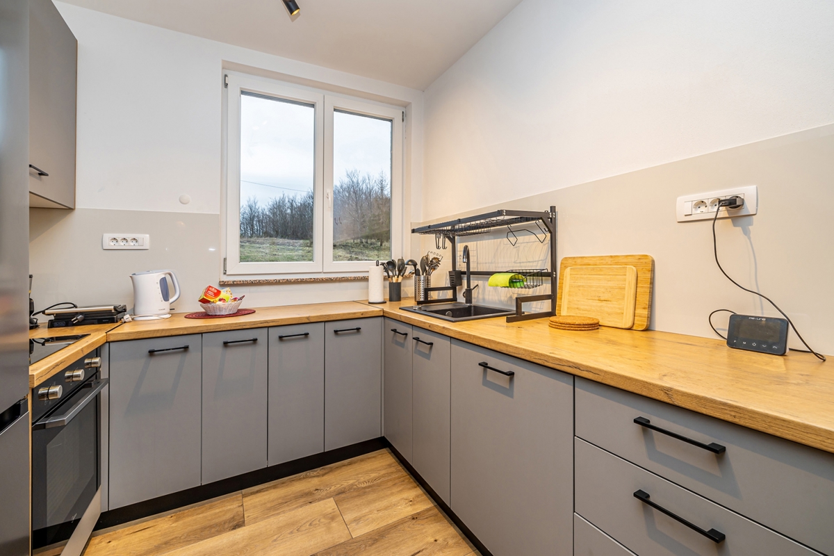 RAVNA GORA - Hiša s savno in jacuzzijem