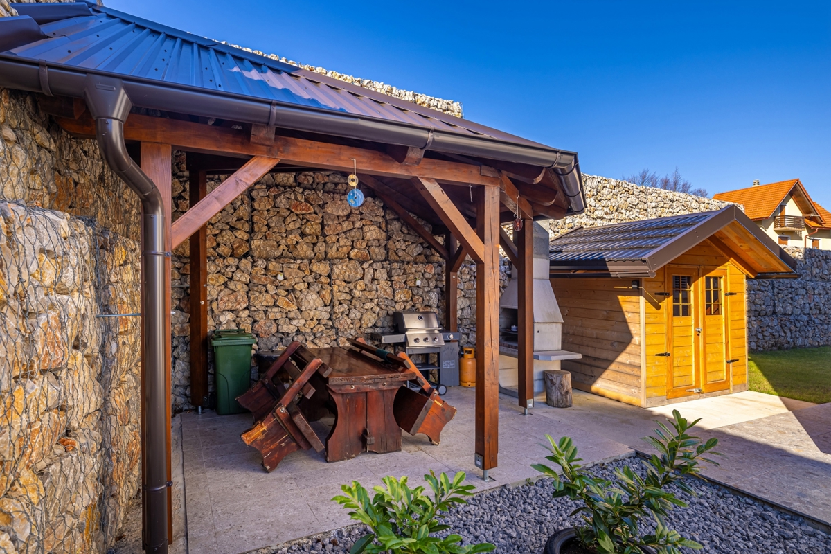 RAVNA GORA - Hiša s savno in jacuzzijem