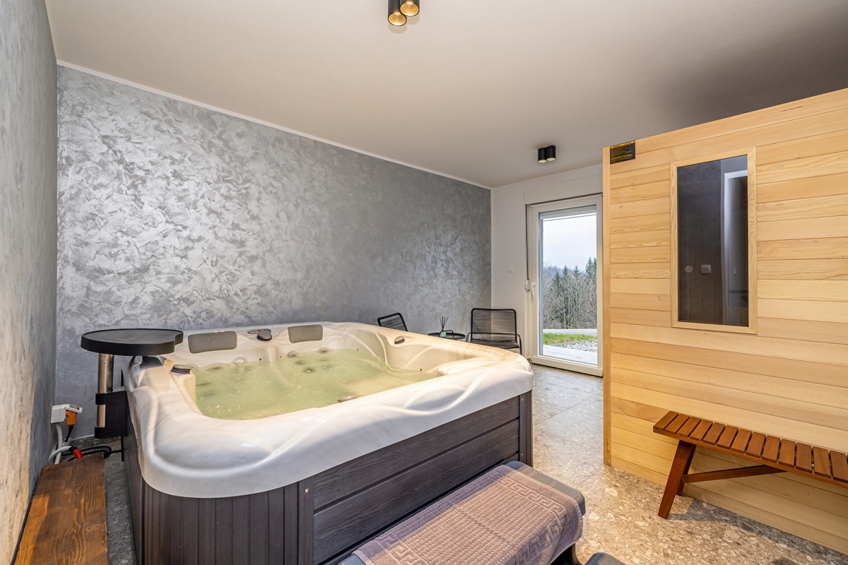 RAVNA GORA - Hiša s savno in jacuzzijem