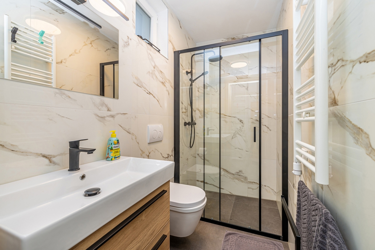 RAVNA GORA - Hiša s savno in jacuzzijem