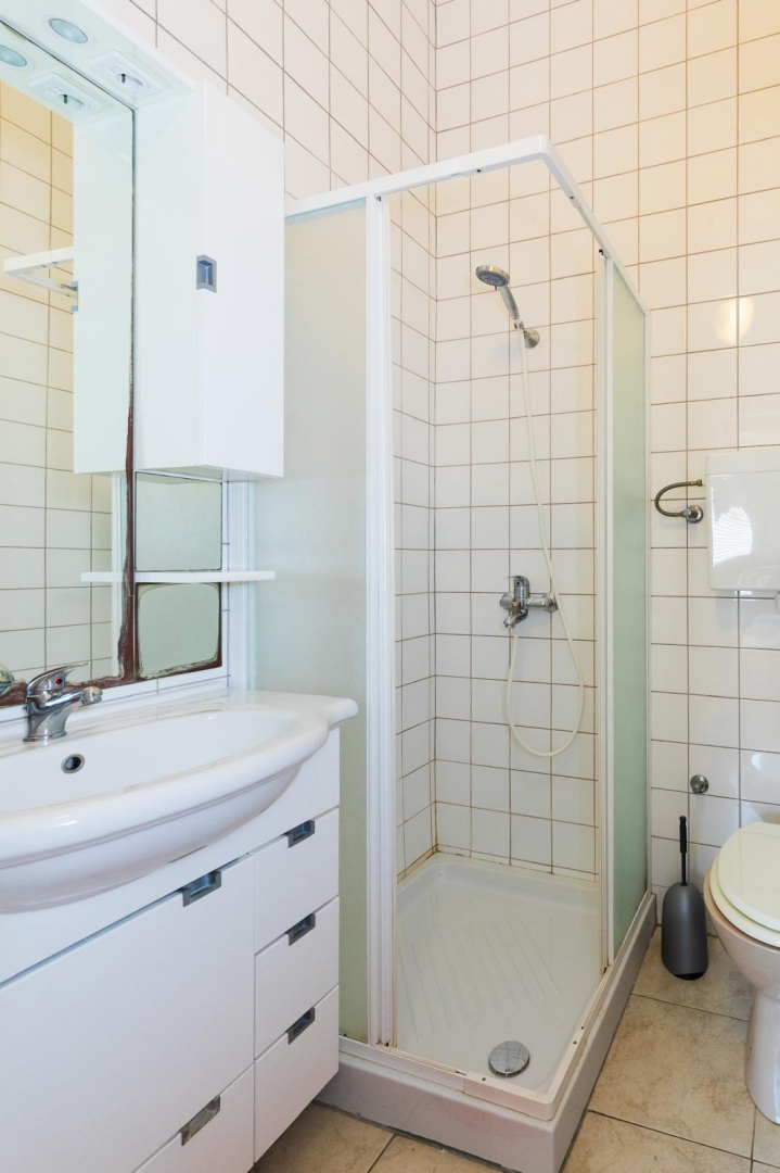 OTOK KRK, PUNAT - Hiša prva vrsta ob morju