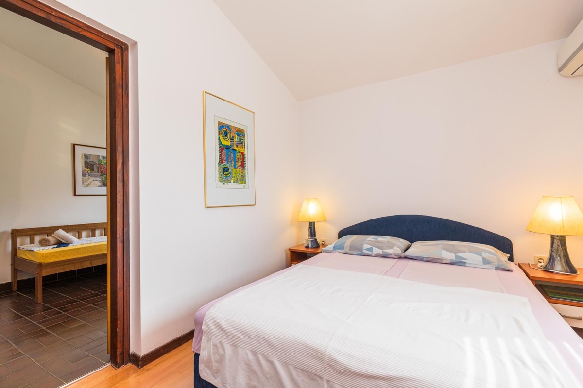 OTOK KRK, PUNAT - Hiša prva vrsta ob morju