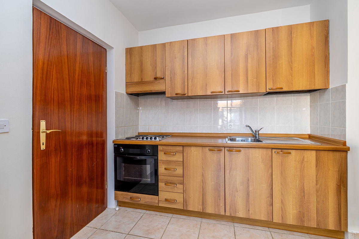 OTOK KRK, MALINSKA - Apartma prva vrsta ob morju s parkirnim mestom