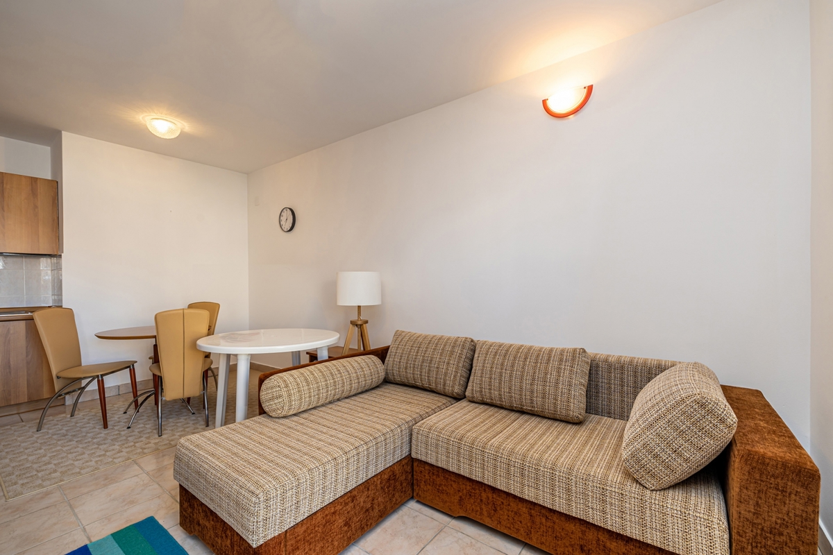 OTOK KRK, MALINSKA - Apartma prva vrsta ob morju s parkirnim mestom