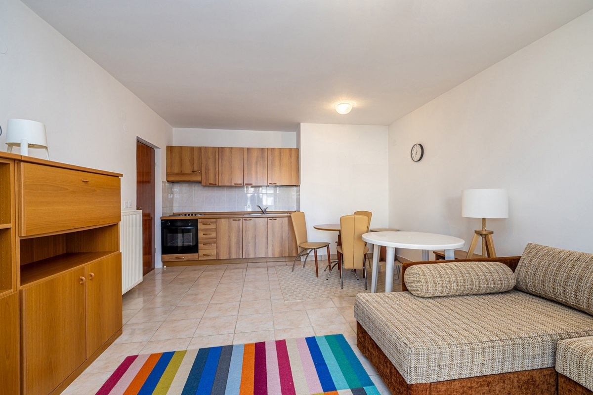 OTOK KRK, MALINSKA - Apartma prva vrsta ob morju s parkirnim mestom