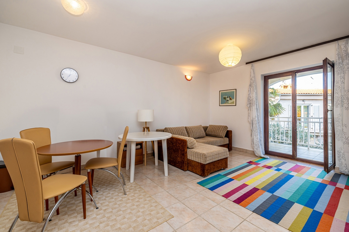 OTOK KRK, MALINSKA - Apartma prva vrsta ob morju s parkirnim mestom