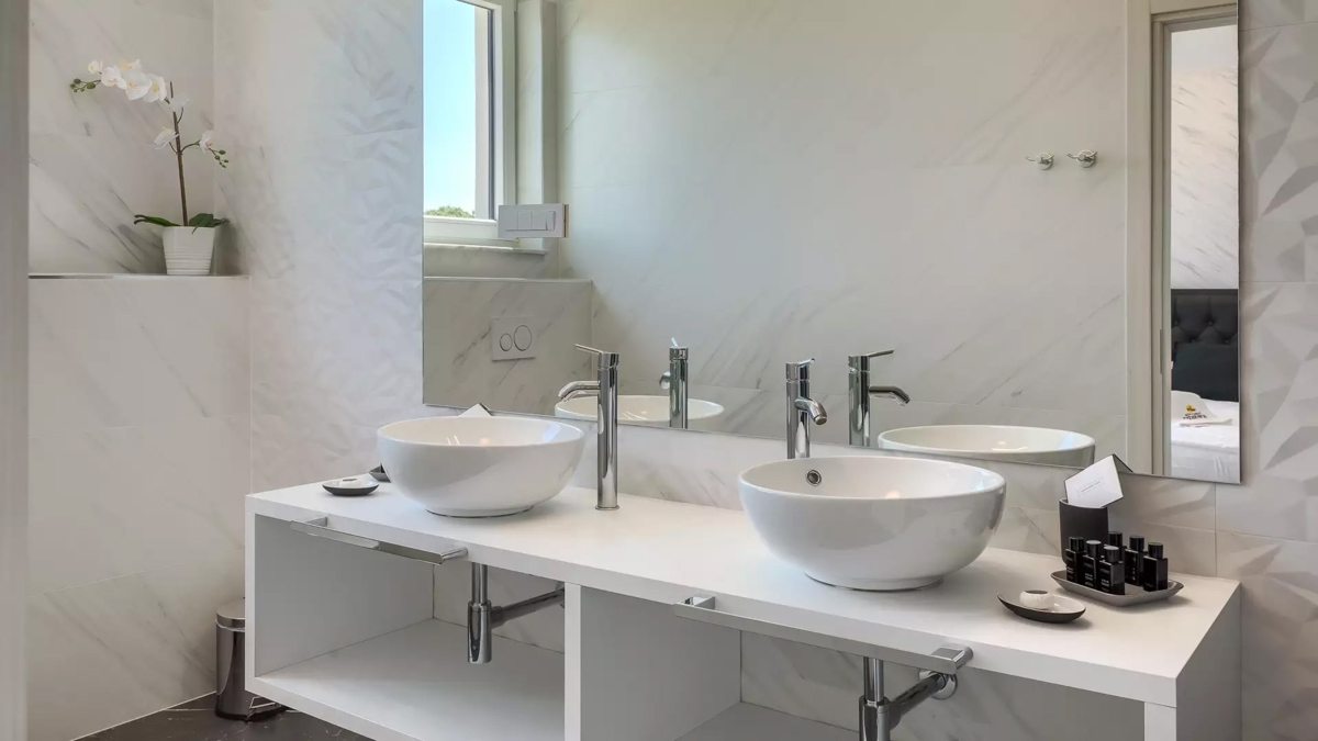 OTOK KRK - Luksuzna vila modernega dizajna 
