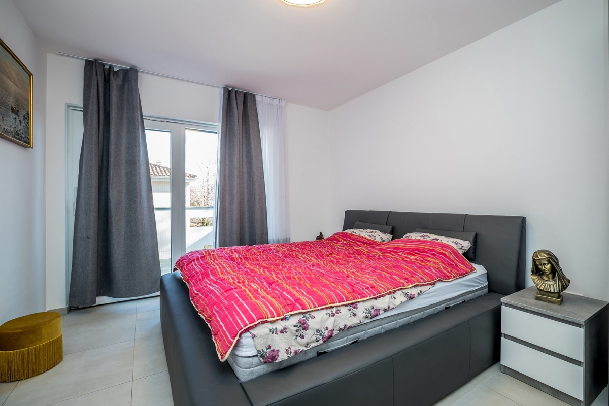 ČIŽIĆI – Luksuzna apartmajska vila z wellnessom in bazenom ob morju