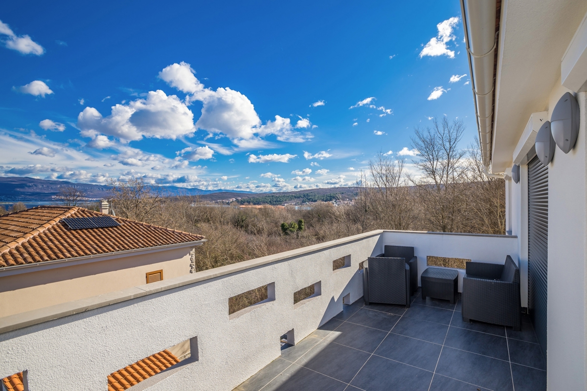 ČIŽIĆI – Luksuzna apartmajska vila z wellnessom in bazenom ob morju