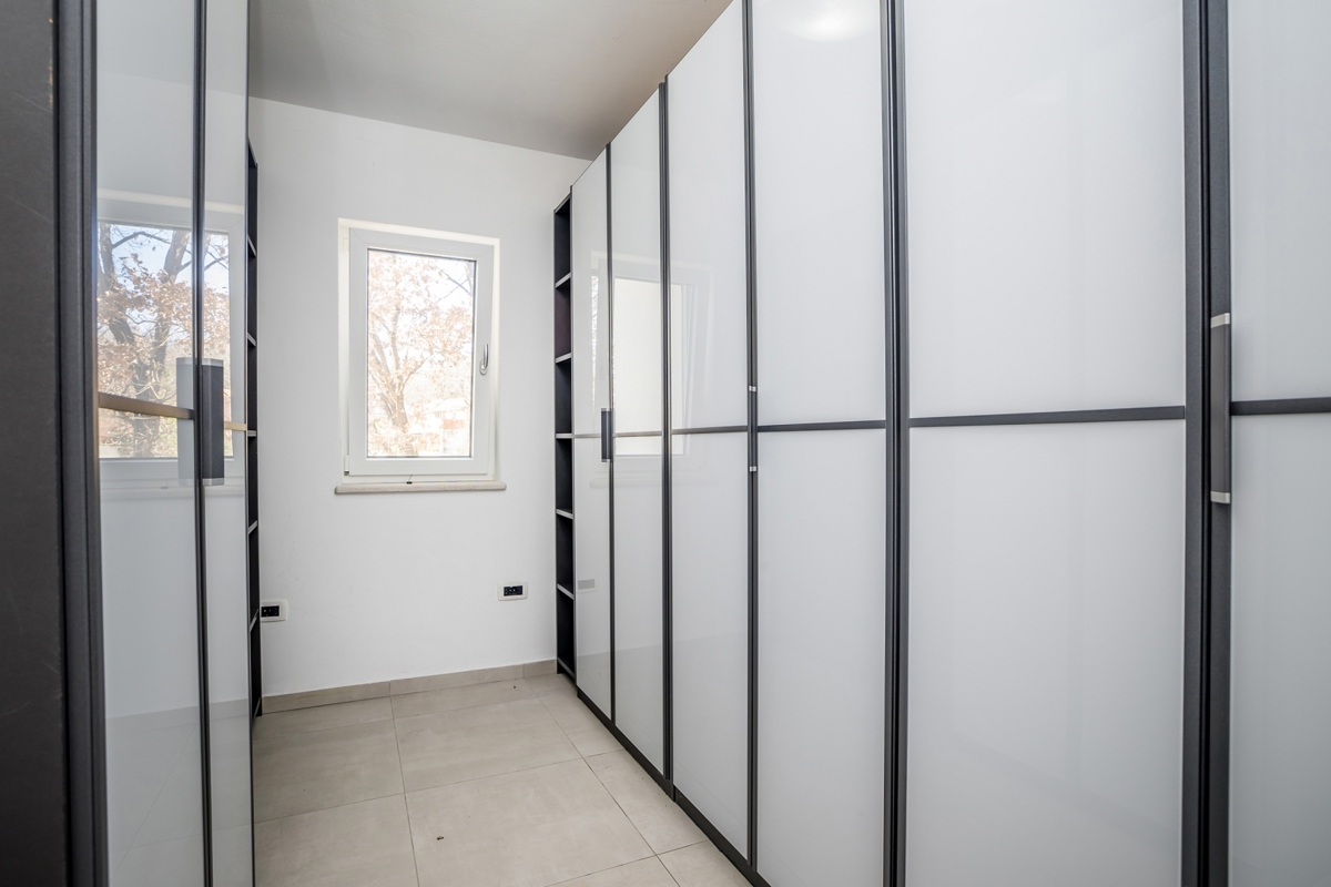 ČIŽIĆI – Luksuzna apartmajska vila z wellnessom in bazenom ob morju