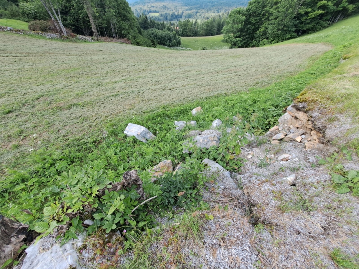 STARI LAZ - Gradbena parcela z lepim razgledom