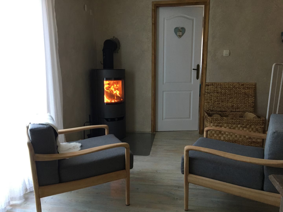 OTOK KRK, DOBRINJ - Avtohtona hiša z jacuzzijem