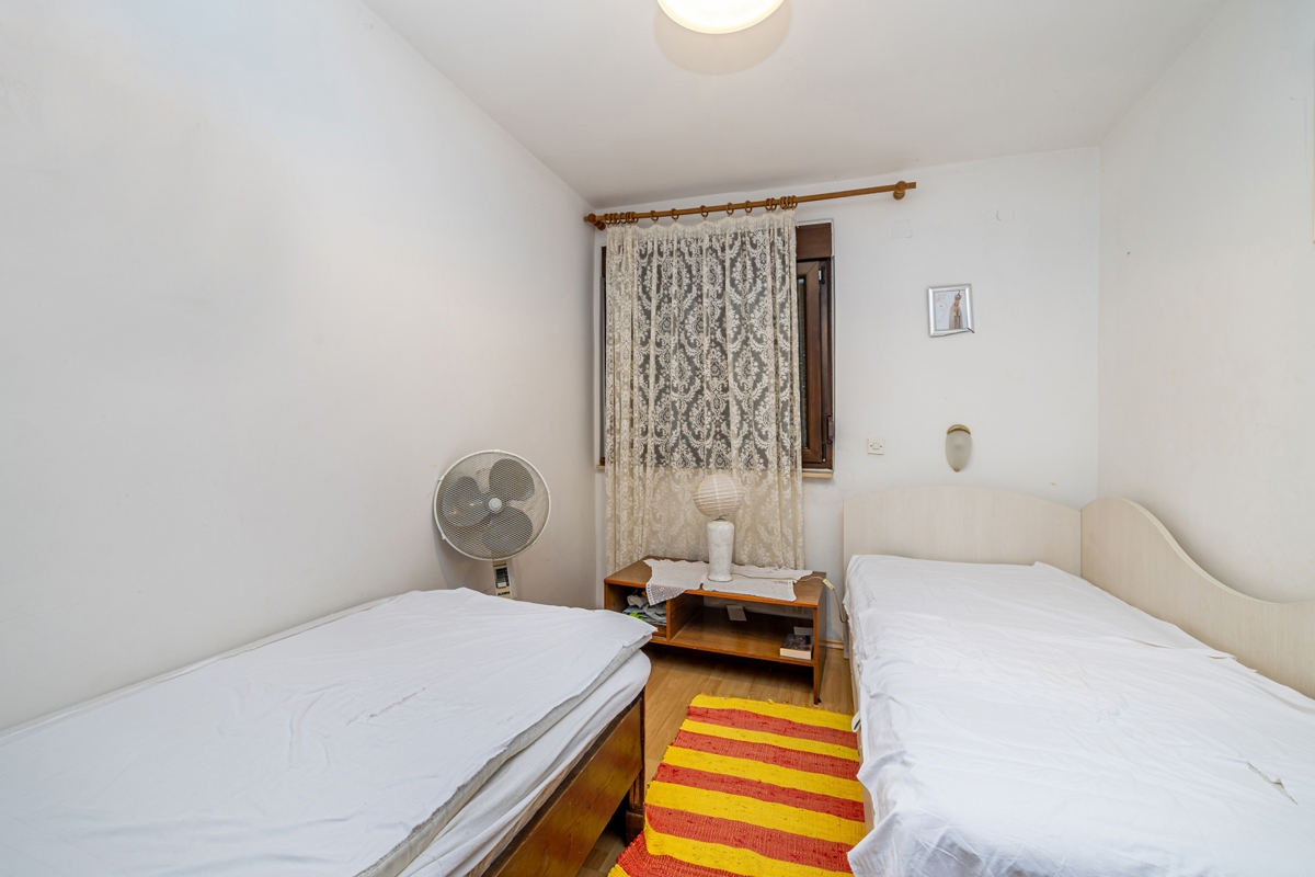 MESTO KRK - Hiša s tremi apartmaji