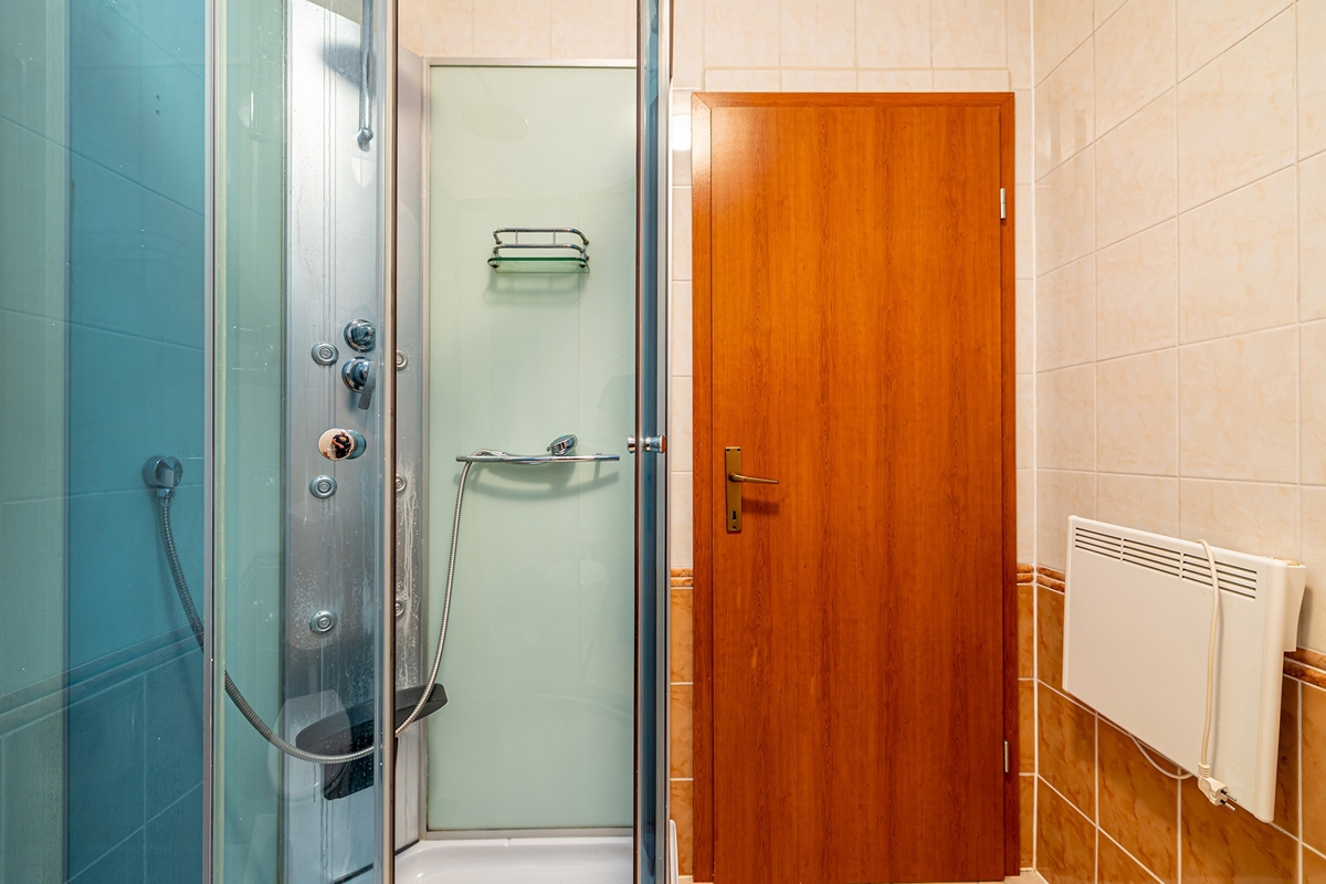 FUŽINE - Enosobno stanovanje v visoki mansardi