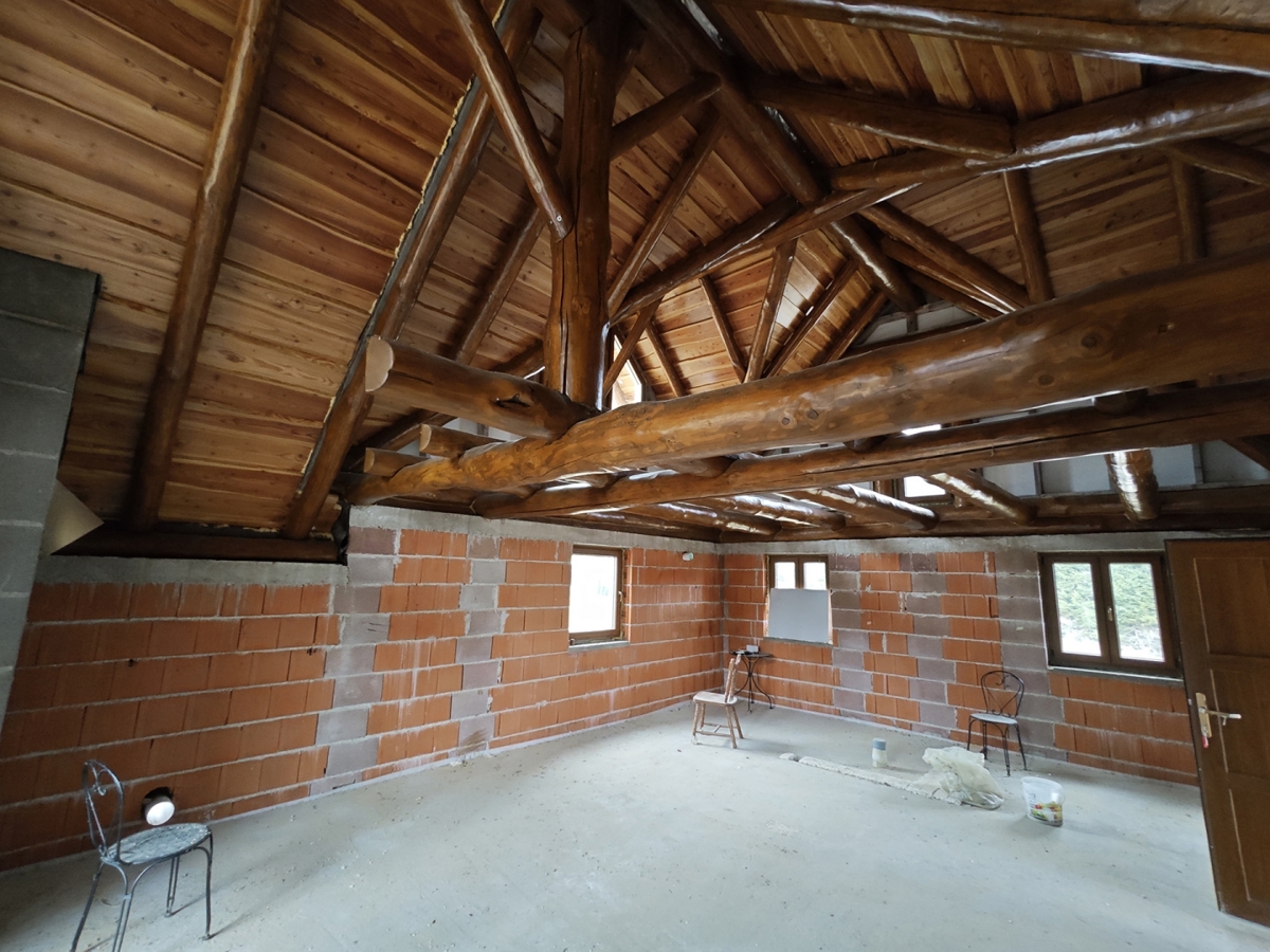 GORSKI KOTAR, FUŽINE - Hiša na mirni lokaciji