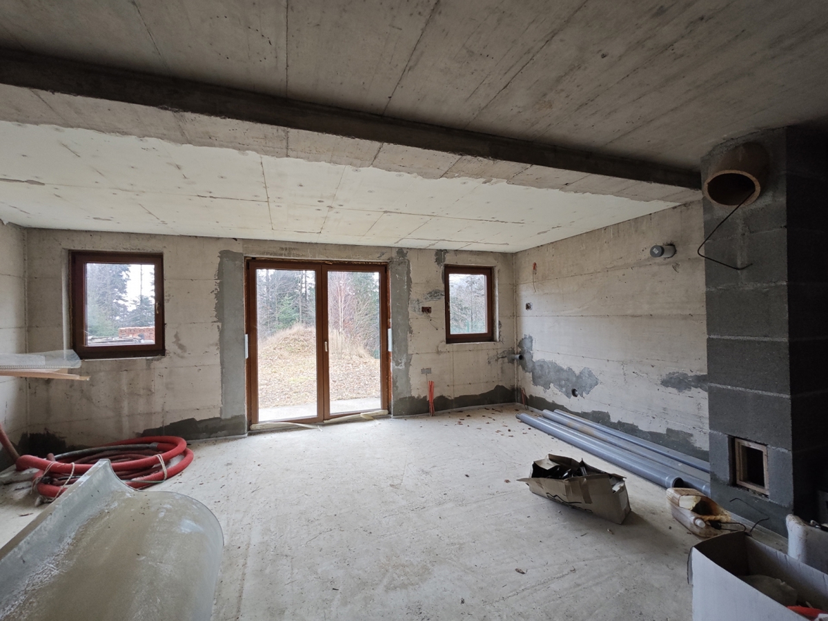 GORSKI KOTAR, FUŽINE - Hiša na mirni lokaciji