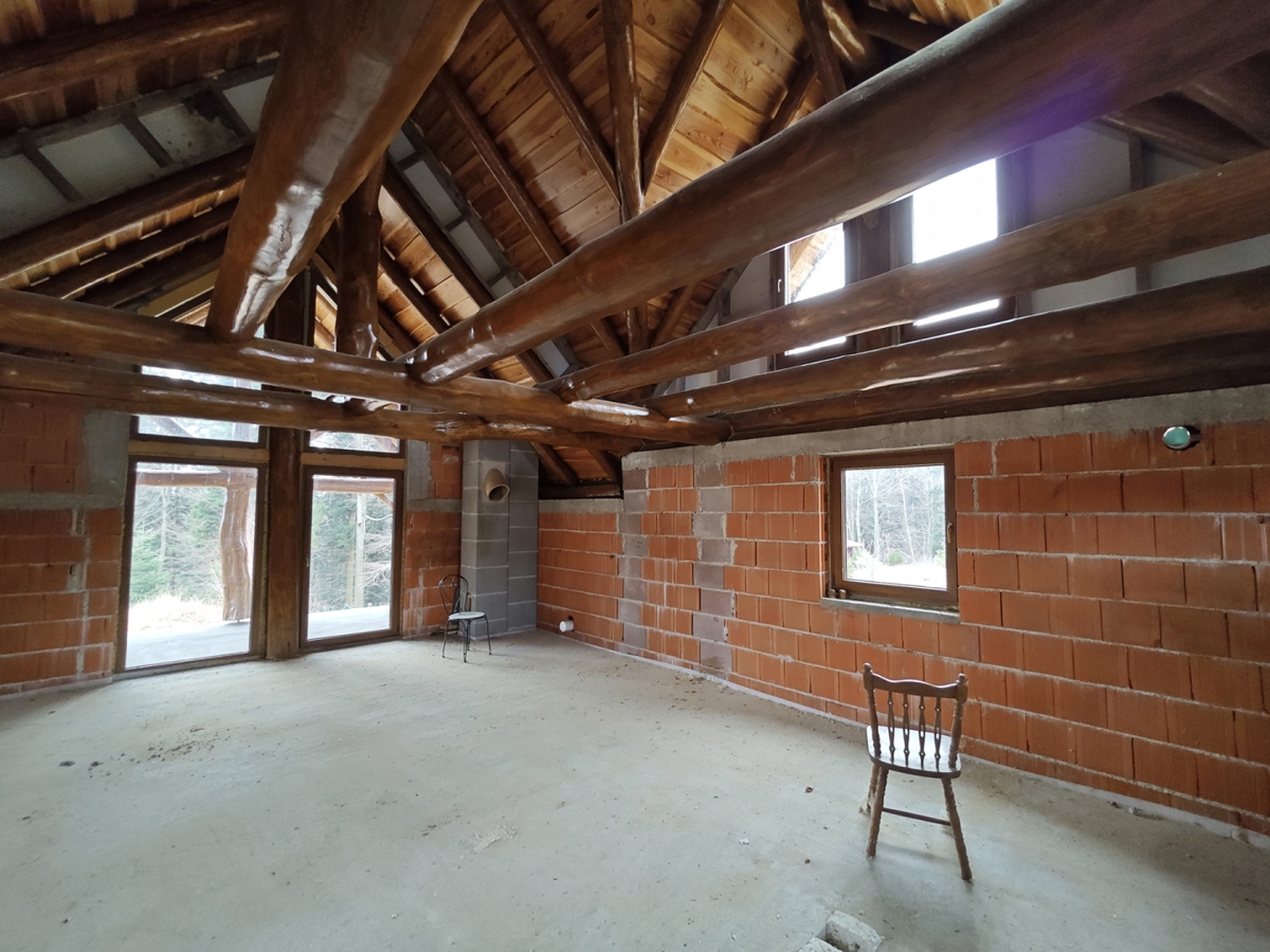 GORSKI KOTAR, FUŽINE - Hiša na mirni lokaciji