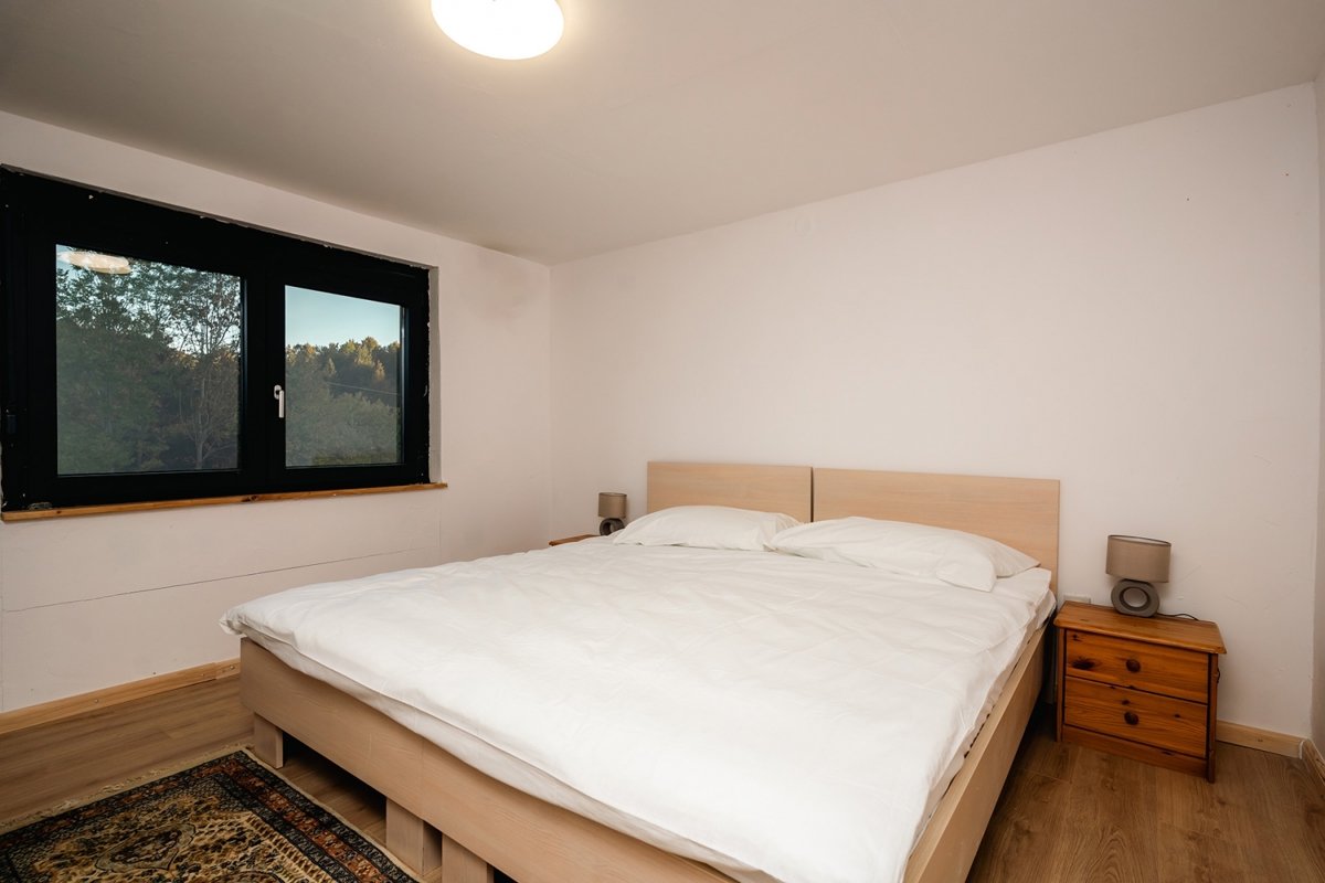 MRKOPALJ - Samostojna hiša z vrtom