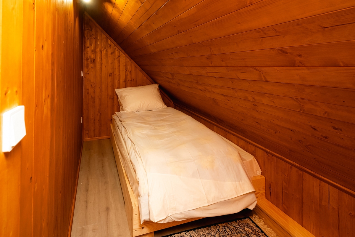 MRKOPALJ - Samostojna hiša z vrtom