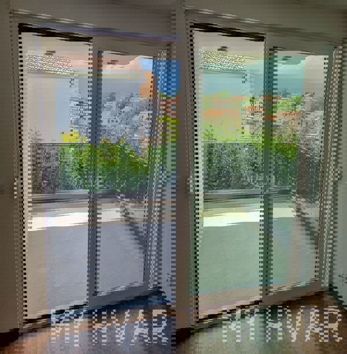 Apartma z bazenom v Vrboski