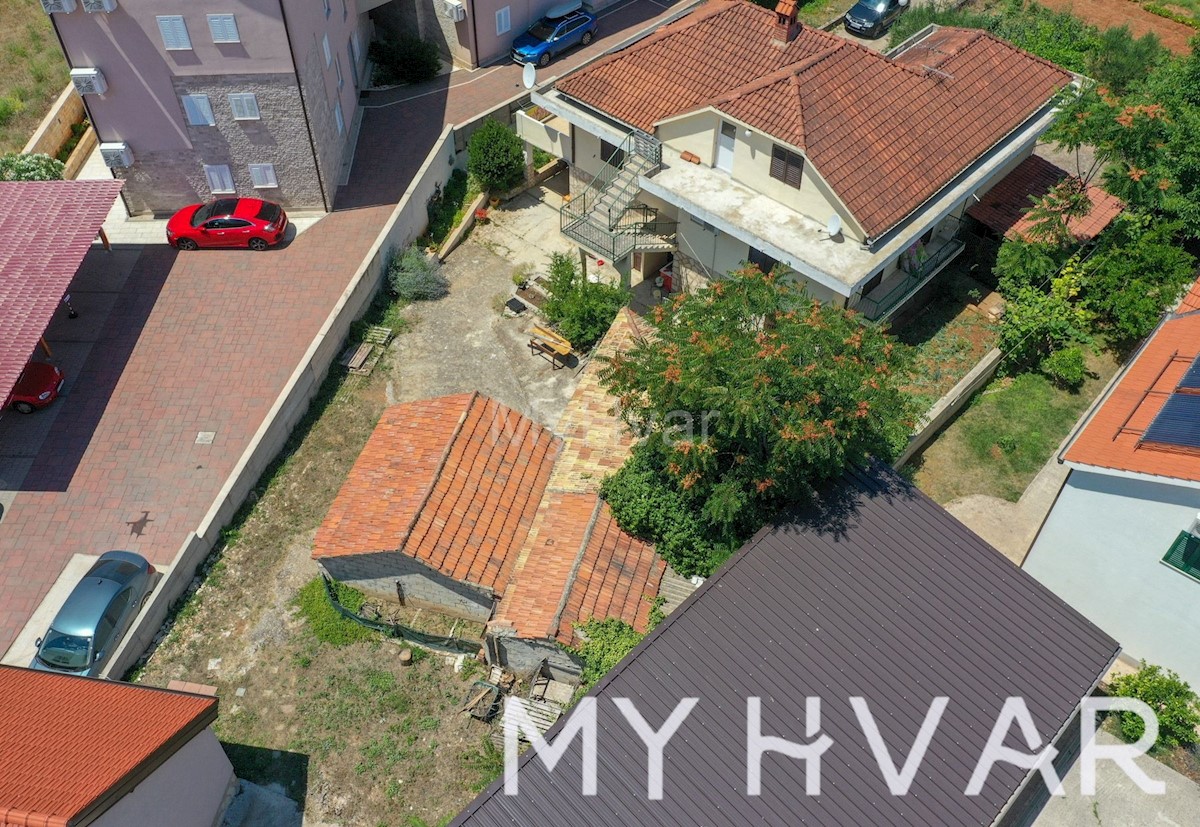 Hiša z več apartmaji v Vrboski