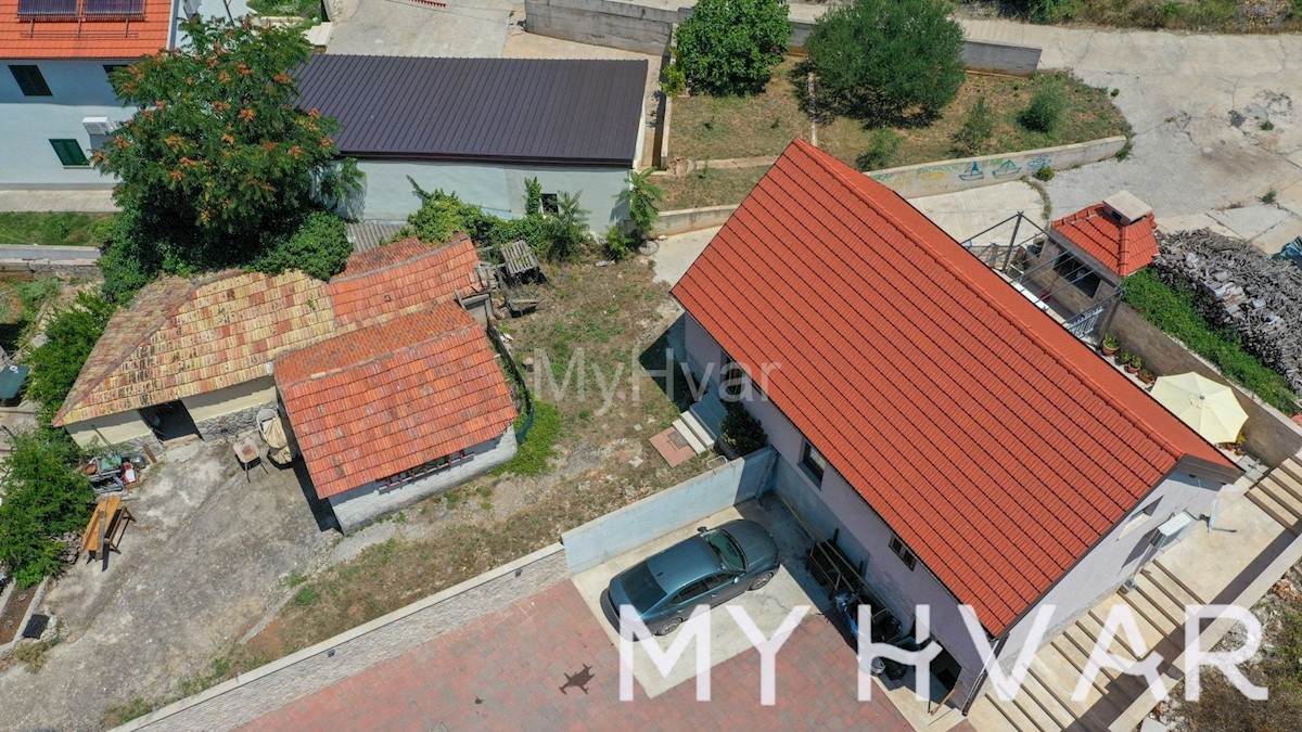 Hiša z več apartmaji v Vrboski