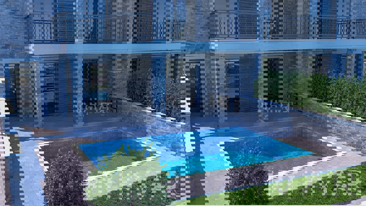 Gradbeno zemljišče z idejno zasnovo v Vrisniku