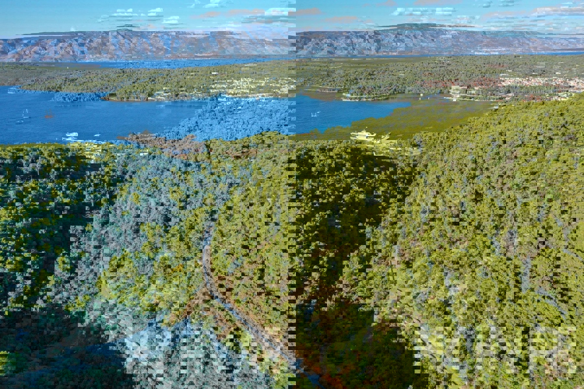 Kmetijska zemljišča v bližini trajektnega pristanišča