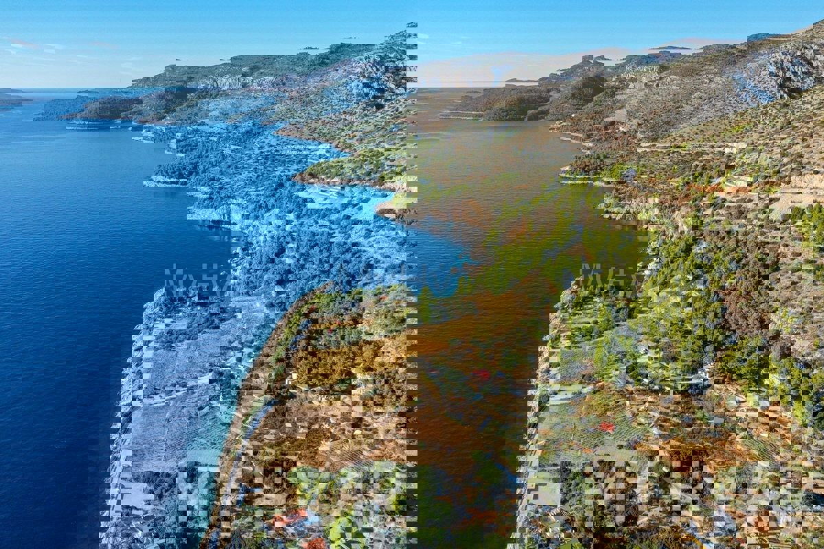 Zemljišče s projektom in pogledom na morje