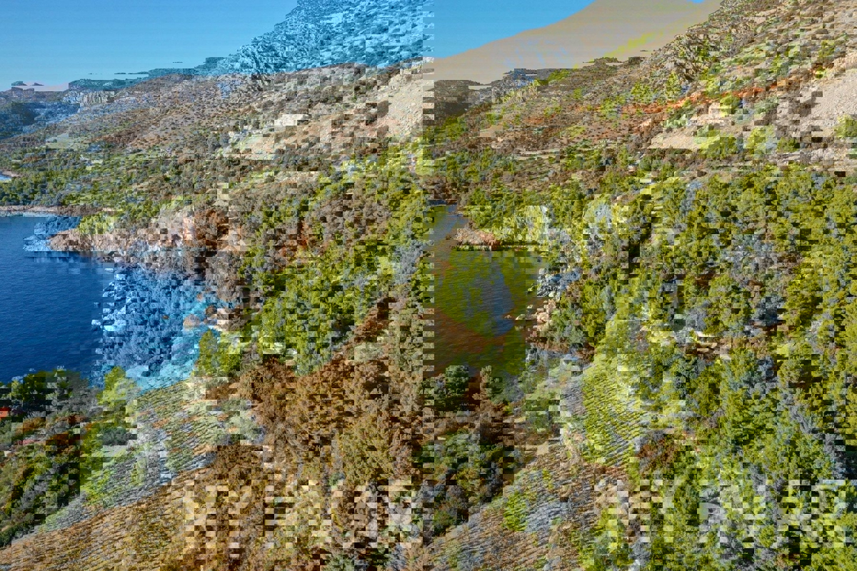 Zemljišče s projektom in pogledom na morje