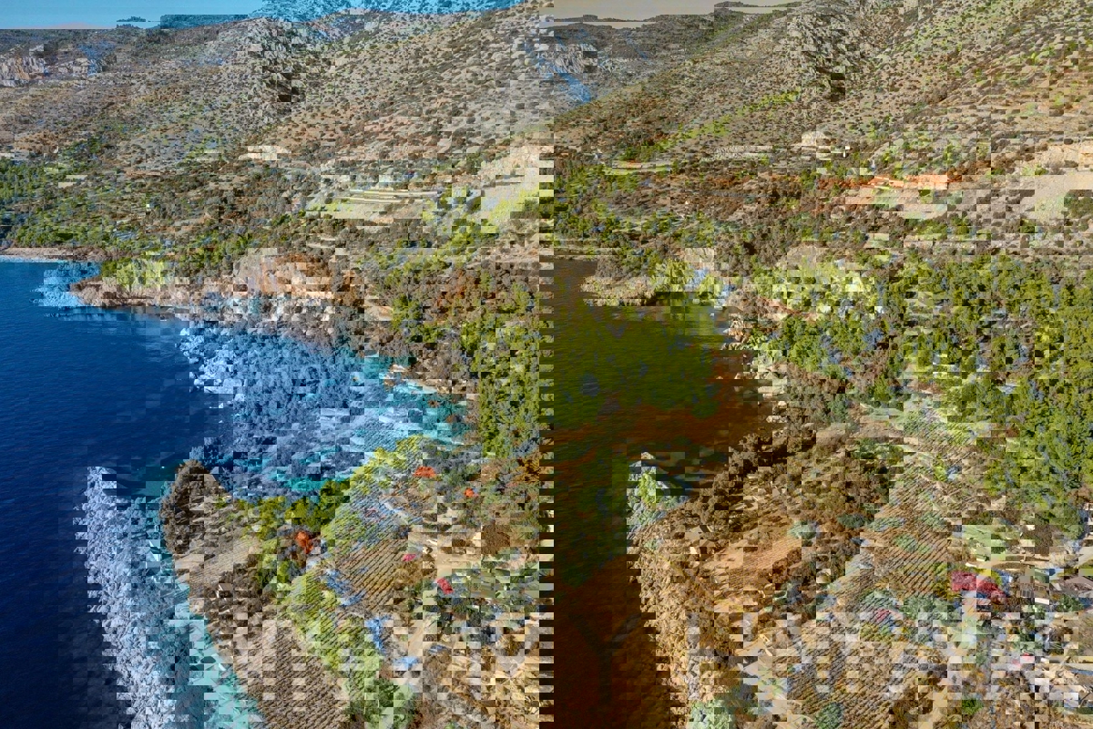 Zemljišče s projektom in pogledom na morje